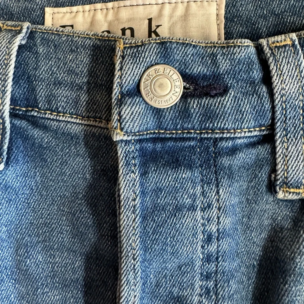 Frank & Eileen- Cork Everyday Jeans Raw Hem Antique Blue.Size 31